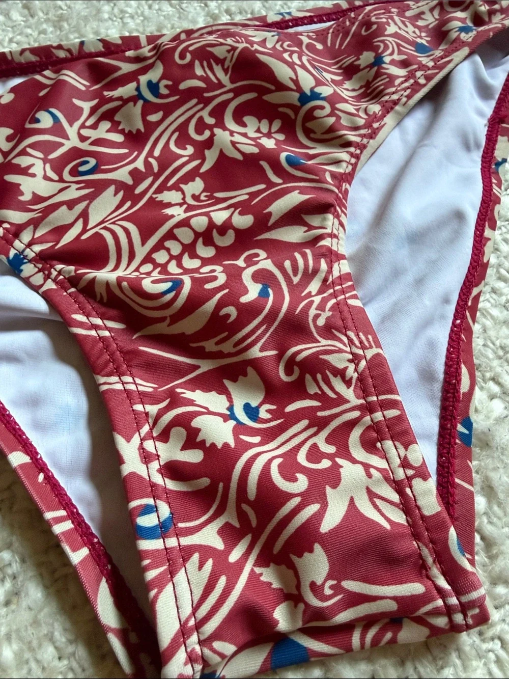 🥀 SHEIN WOMENS SIZE MEDIUM RED FLORAL BALCONETTE TOP BIKINI